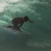 メイソン・ホーらしさが詰まったロンボク島デザートポイントでのバレルライド動画