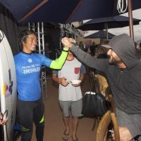 再戦もカノアがミックに勝利!2017年メンズCT第8戦「ハーレープロ」四日目