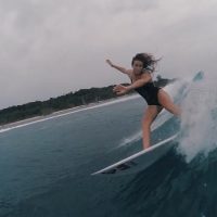 メンタワイ（インドネシア）を訪れたビアンカ・ビュイテンダグのフリーサーフィン動画