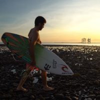 メイソンがシグネチャーモデルでインドネシアの波を切り刻む!「Voodoo Child」編