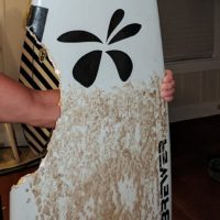 カウアイ島でシャークアタック：被害サーファーは49針縫う怪我を負うことに