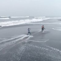 一般サーファーのプーピーズが人生最高バレルゲット!「Who is JOB 7.0」エピソード3