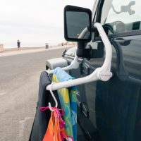 アウトドアでウエットスーツなどを干す時に便利!ポータブルのドライングラック