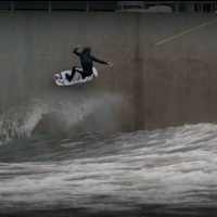 幅広いウェイブプールの遊び方！ケーブルウェイクボード動画＠サーフ・スノードニア