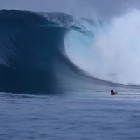 医師でありプロサーファーのヨニ・クレイン!メンタワイ大当たり動画とライフストーリー