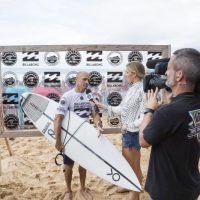 ケリー・スレーター復帰でスタートしたメンズCT第11戦「パイプマスターズ」初日