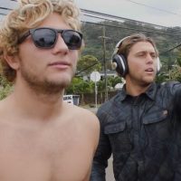 フリーサーフィンからワールドカップ優勝まで!コナー&パーカーのコフィン兄弟のハワイ動画