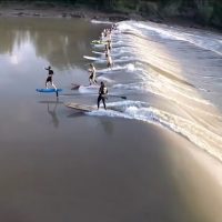 延々とブレイクする潮津波でハイドロフォイルボード!ライド距離は驚異の10キロオーバー