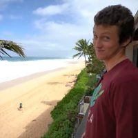 オアフ島ノースショアのビーチフロントにあるリップカールハウスの内部とは!?