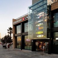 クイックシルバー(現ボードライダーズ)がビラボンを買収