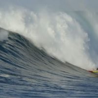 ハワイでは週末に今季最大スウェルがヒット!マウイ島ジョーズ動画