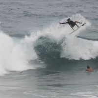 マウイ島でビッグエアーとビッグフィッシュ！天才マット・メオラのフリーサーフ動画