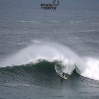 ショアブレイク地獄が待ち受けるエントリー:ナザレ(ポルトガル)の場合