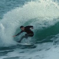 ビーチ、ポイント、ウェイブプール！太いトラックを残すテイラー・ノックス