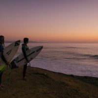 ポルトガル旅が一転！アルビーとトリーの波に翻弄されたトリップ動画