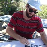 サーフボードへのワックスの塗り方！ウェイド・カーマイケルによるハウツー動画