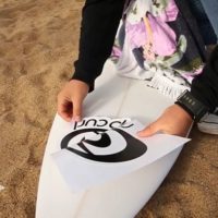 リップカールの黒ステッカーの意味！リップカールチームのミックへの思い