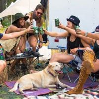 ワイルドな女性プロスノーボーダーがアウトドア満喫！アドベンチャートリップ動画