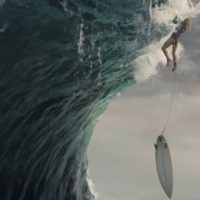 サーフィンってこんなスポーツだったっけ！？リサ・アンダーソンのプロモ動画