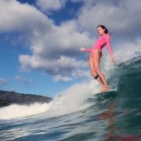 女性ロングボーダーをフィーチャーするロキシー・フェイサー!昨年ハイライト動画