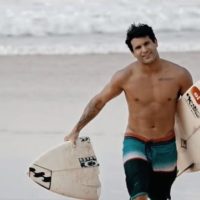 現CTランクトップのイタロ・フェレイラ！ブラジルでのフリーサーフィン動画