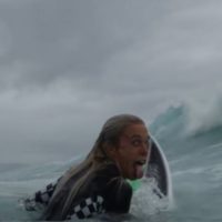 カイアス・キングによる17/18年シーズンのオアフ島フリーサーフィン動画