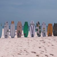 アッシャーやチッパがモルディブでツインフィン!どのようなラインを描くのか!?