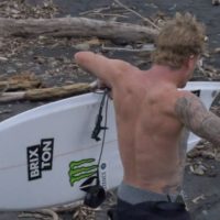 エアリアルにフィンレスサーフィン！チッパ・ウィルソンのフリーサーフ動画