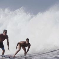 坊主の女性サーファー/アイナラ・アイマット!レイキーでのフリーサーフ動画