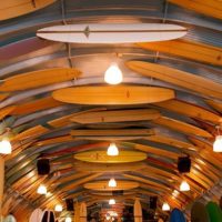 カシア・ミーダーなどがマリブでクラシックボードをテストライド