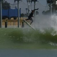 サーフ・ランチはケリーブランドボードが合う!?ジョーディ・スミスのフリーサーフ動画