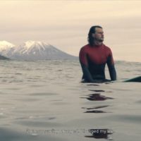 手付かずの自然が残るカムチャッカ半島(ロシア)をホームとするサーファー