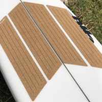 サステイナブルなコルク素材を使ったフロントデッキパッドがリリース