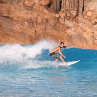 オープンから30年近く経つディズニーのウェイブプール「タイフーンラグーン」の波