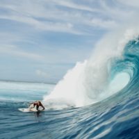 イアン・クレーンがクラウドブレイク(フィジー)へ!フリーサーフ動画