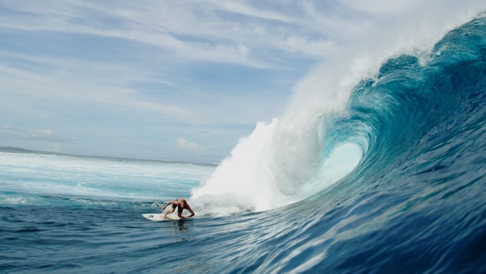 イアン クレーンがクラウドブレイク フィジー へ フリーサーフ動画 World Surf Movies