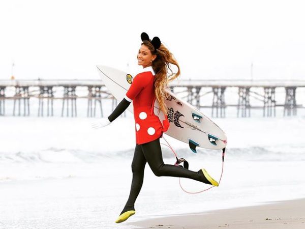 マリオからミニーマウスまで 海外サーファーのハロウィンの過ごし方 サーフィン動画ニュース World Surf Movies