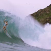 ビラボン女性トップフリーサーファーによるサリナクルス（メキシコ）動画