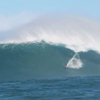 カイ・レニーのスーパーセッション!マウイ島ジョーズでのトウイン動画