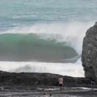 GCのスーパースラブも覚醒!ミック出演の週末のサイクロンスウェル動画