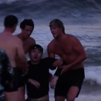 ベンとハリーの若手プロがオーストラリアで溺れていた海水浴客をレスキュー