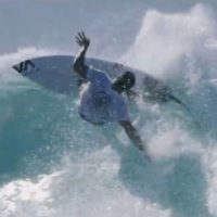 ジェイ・デイヴィスのシグネチャーボードショーツ!インドネシアでのフリーサーフ動画