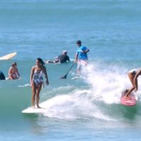 WSLイベント3年振り参戦のケリア・モニーツとヴァヒネ・フィエロのセッション