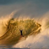 ワイプアウト動画!猛威を振るったサイクロン「Oma」スウェルの裏側