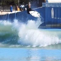 15歳エアマスターがBSRサーフリゾートへ!サム・ピテルのウェイブプール動画