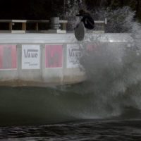 フリークピークを続々攻略!ヴァンズライダーのサーフ動画@BSRサーフリゾート