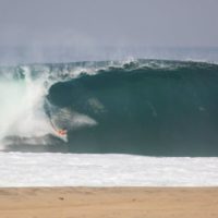 炸裂したメキシカンパイプラインでブラジル人ボディボーダーが他界