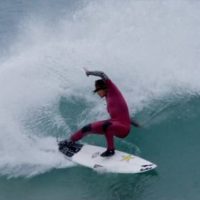 南アフリカのロングウォール!コートニー・コンローグのフリーサーフ動画