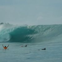 先日スウェルが入ったグリーンブッシュ（インドネシア）！フリーサーフ動画