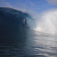 カイオ・イベリがシメルー島(インドネシア)へ!フリーサーフィン動画